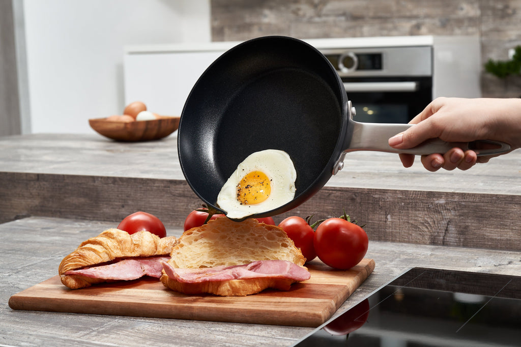 Zyliss Ultimate Pro Nonstick 9.5 inch Frying Pan with Pour Spout