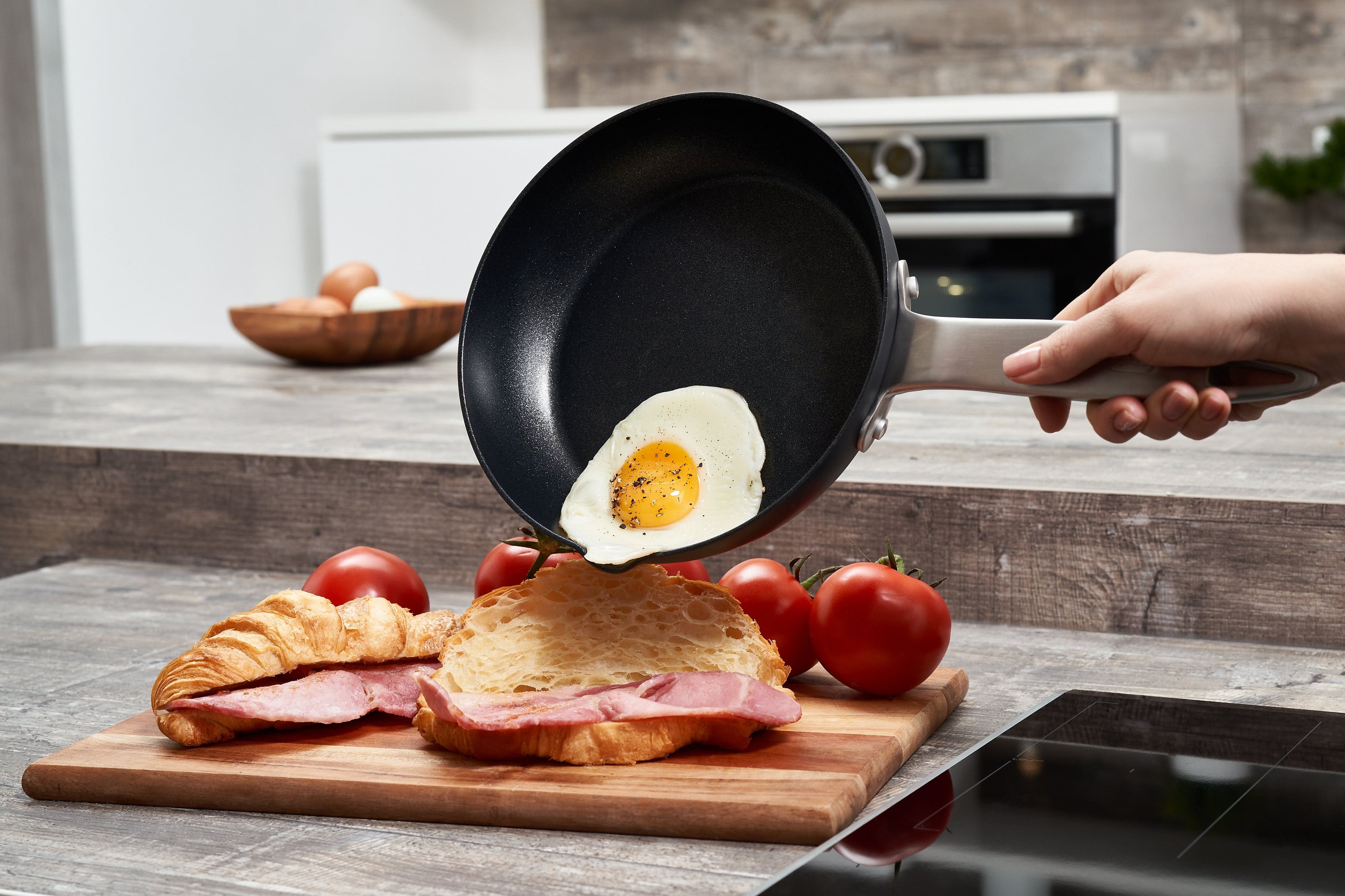 Zyliss Ultimate Pro Nonstick 9.5 inch Frying Pan with Pour Spout
